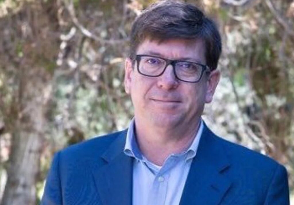 Controversia en el PSOE: Renuncia de Francisco Salazar y Reacciones en la Ejecutiva