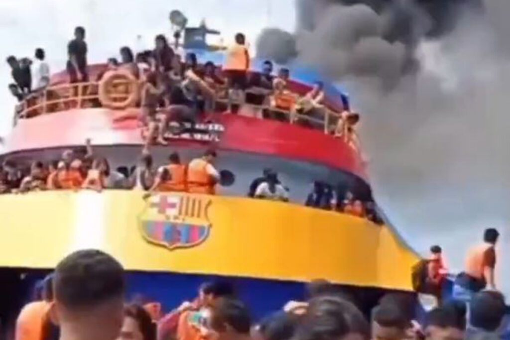 Incendio en el KM Barcelona: Rescate de Pasajeros en Aguas Indonesias