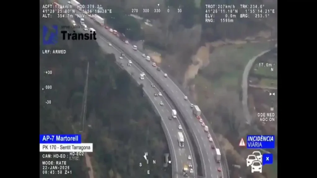 Accidente AP-7 Santa Oliva: corte en sentido Barcelona y desvíos obligatorios