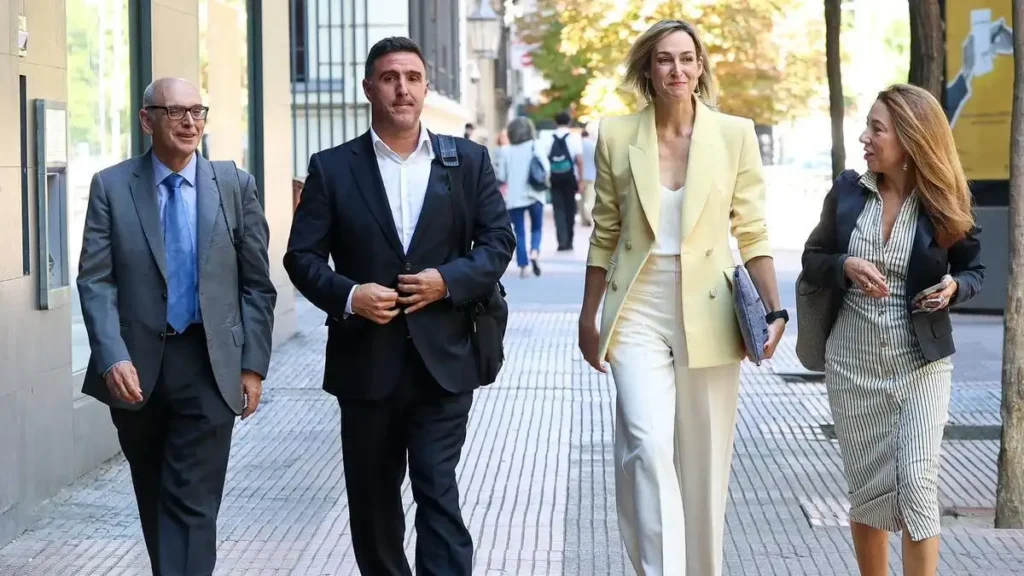 Colaboración entre Gobiernos para la Gestión Aeroportuaria en Euskadi