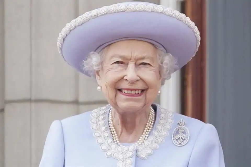 Colección centenario Isabel II 2026: tartán Old Stewart y piezas reales con significado