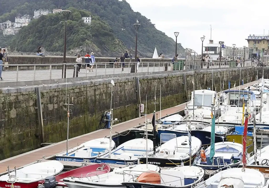 Controversia en la Gestión de Puertos del País Vasco: Nuevas Denuncias del PP