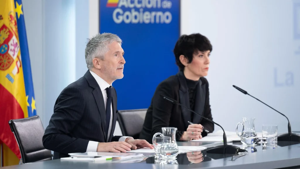 Crisis Política en España: La Respuesta del Gobierno ante el Desastre de Adamuz