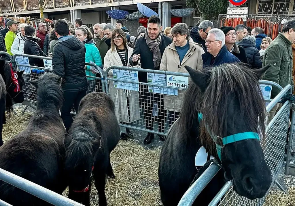 Defendiendo la Pluralidad: La Visión de Andueza en la Feria de Santa Lucía
