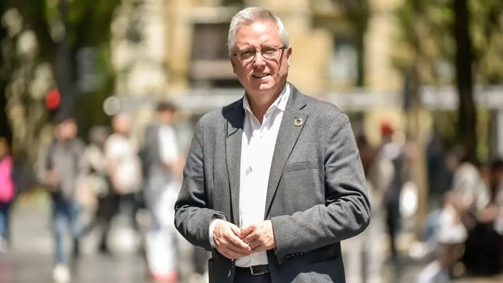 Desafíos Políticos en Gipuzkoa: La Visión de José Ignacio Asensio