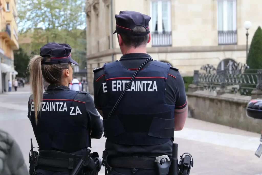 Desafíos en la Seguridad Pública Vasca: La Ertzaintza y el Debate sobre la Transparencia
