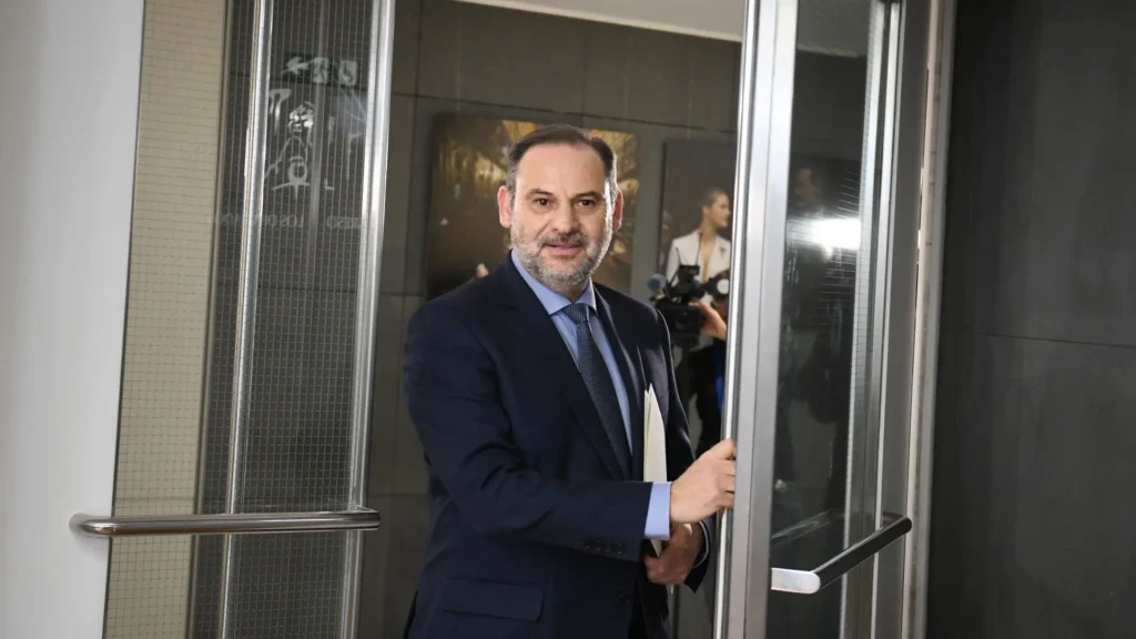 El Dilema Judicial de José Luis Ábalos: Entre la Defensa y la Acusación