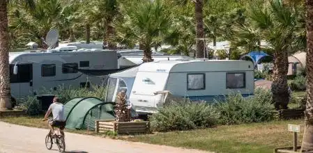 El Impacto de la Nueva Tasa Turística en el Sector de Campings en Catalunya
