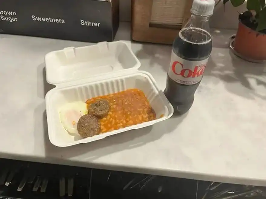 El Impacto de los Precios en la Gastronomía Aeropuertaria: Un Desayuno Sorprendente