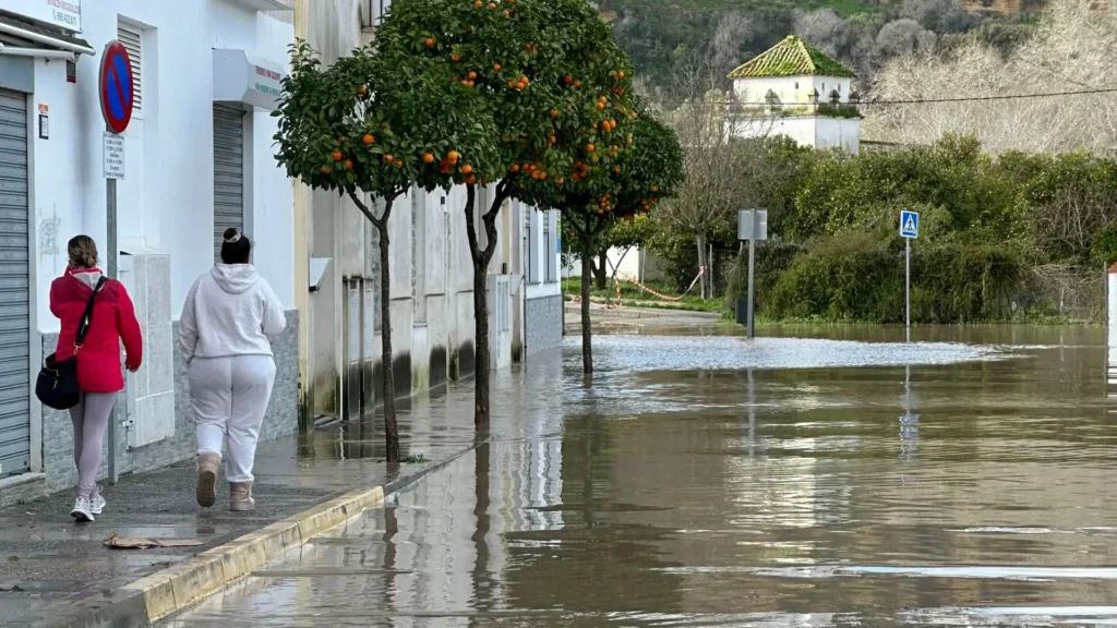 Impacto de la Borrasca ‘Marta’ en España: Avisos y Consecuencias