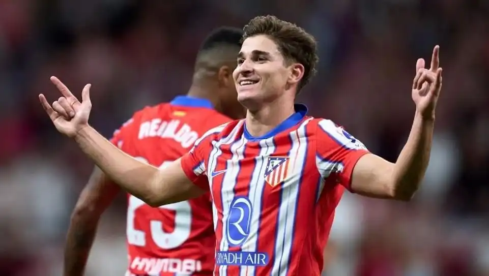 La Encrucijada de Julián Álvarez: Un Futuro Incierto en el Atlético de Madrid
