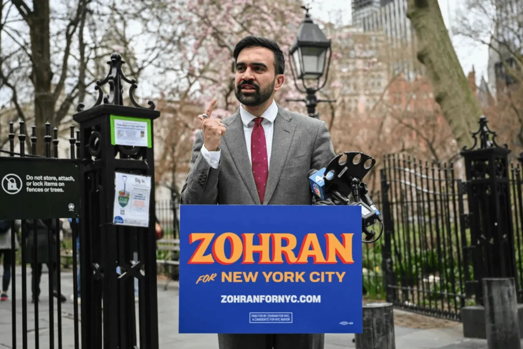 Nueva York da la bienvenida a su primer alcalde musulmán en un histórico inicio de año