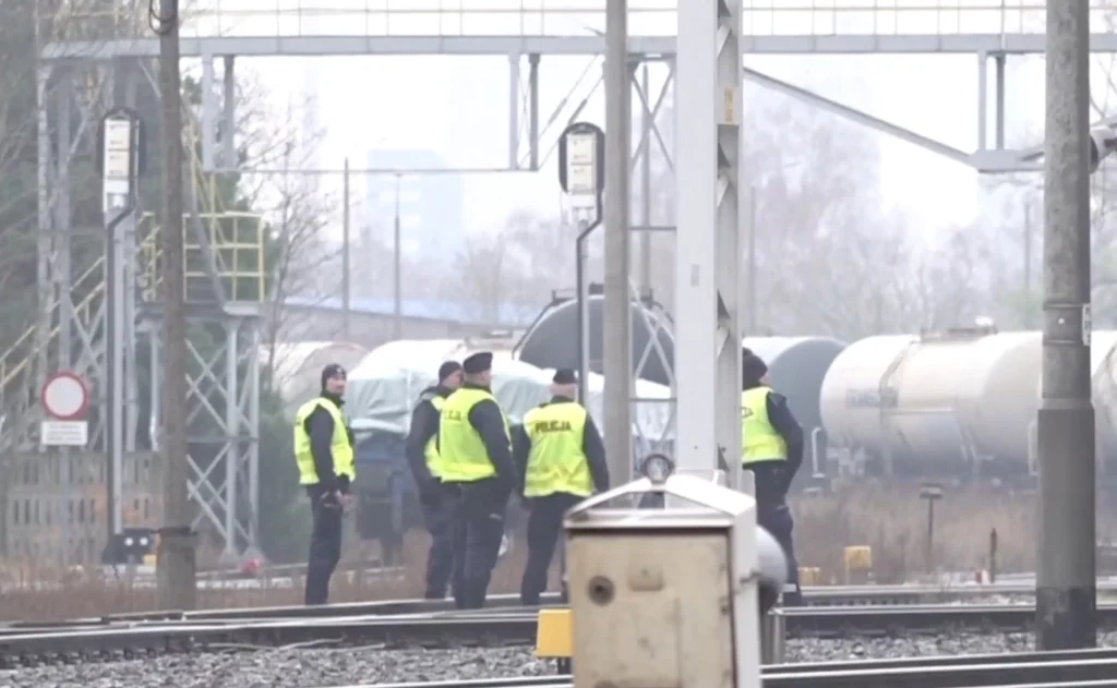 Polonia Aumenta la Tensión con Rusia Tras un Sabotaje en Infraestructura Ferroviaria
