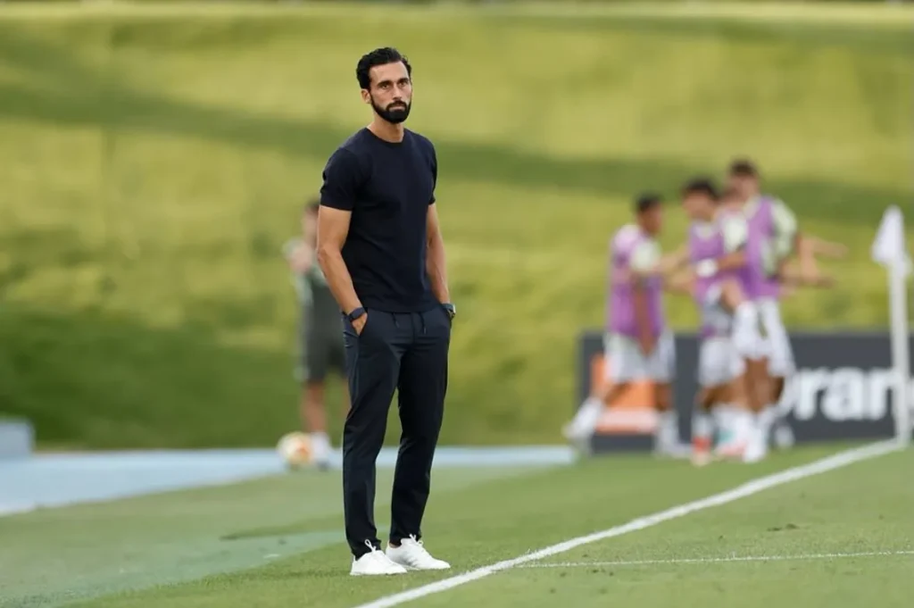 Quién sustituirá a Álvaro Arbeloa en el Real Madrid: análisis técnico, económico y reglamentario