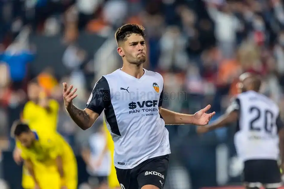 Reflexiones de Hugo Duro: Autocrítica y Compromiso en el Valencia CF