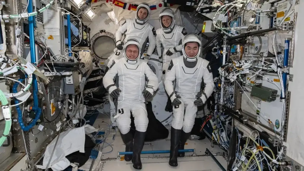 Regreso Histórico de la Crew-11: La Primera Evacuación Médica en la ISS