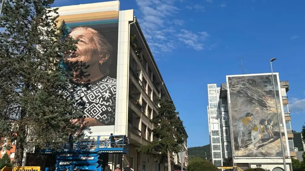 Transformación Urbana: El Nuevo Mural de Lemoa que Celebra la Naturaleza