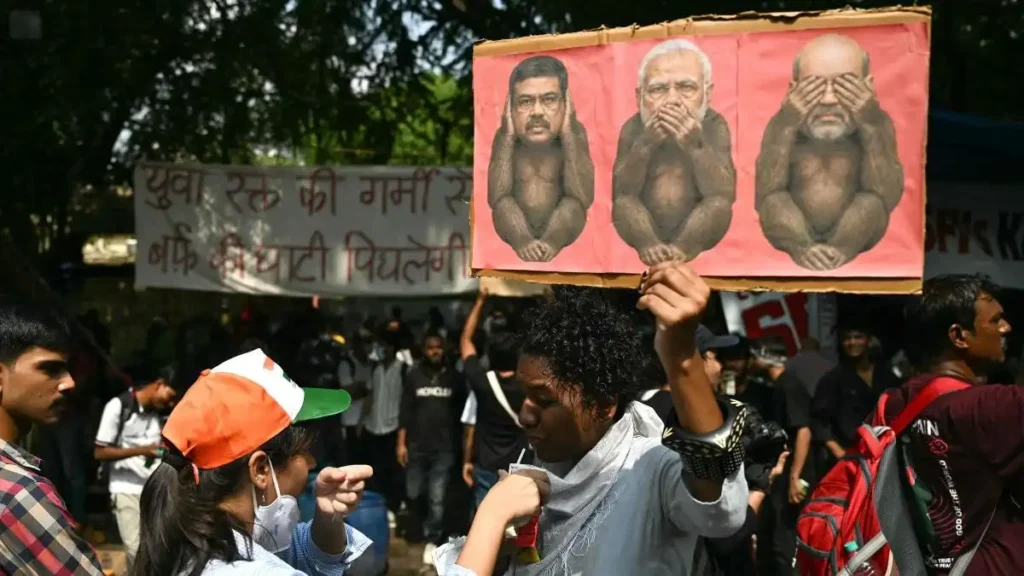 Dimisión del ministro de Educación de la India tras protestas masivas de los ‘cucarachas’