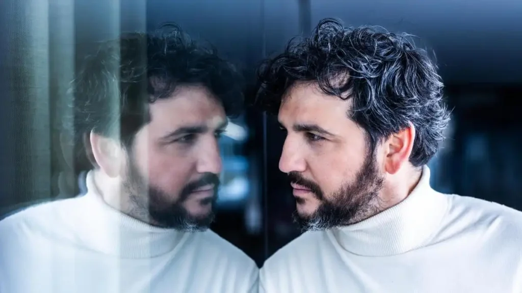 Fran Perea El teu aire: primera canción en catalán y su álbum El hombre invisible
