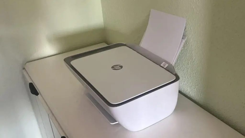 Impresora reacondicionada HP DeskJet 2820e: ¿una solución real para el teletrabajo doméstico o un riesgo oculto?