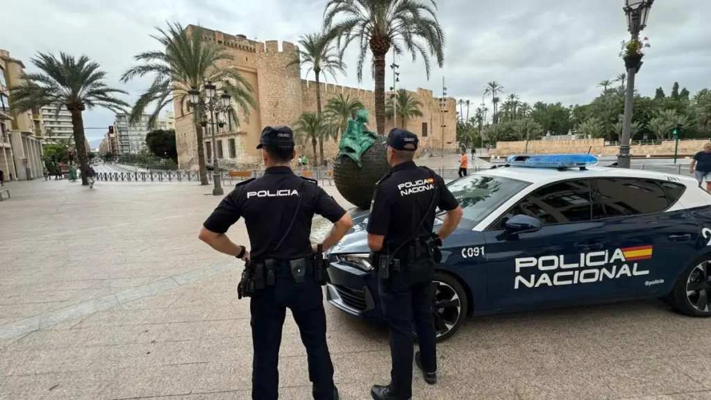 Venta de volantes de empadronamiento falsos: red criminal detenida en Gurb y Alicante